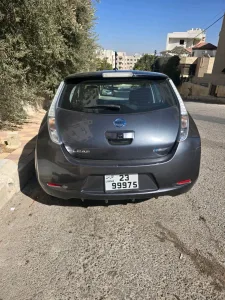 نيسان ليف ٢٠١٣ ٨ بار 5