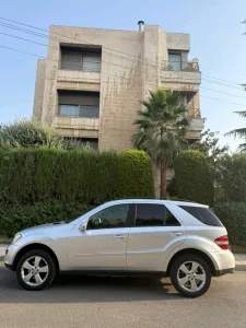 Mercedes Benz ML350مرسيدس ML350 موديل 2006 بحالة ممتازة جدًا من الداخل والخارج، س 7