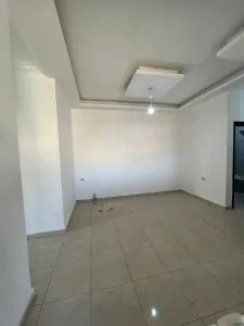 شقه طابق ثالث للبيع مساحه 120 م 4