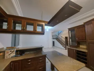 شقة مميزة مع روف ٣٥٠ خلدا