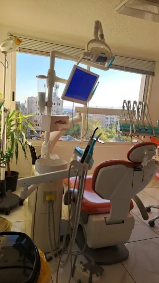 عيادة الدكتور محمد صايل الصوا طب و جراحة الفم والاسنان 4