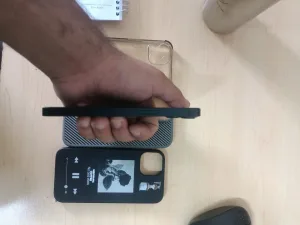 ايفون ١٣ 8