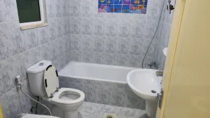 شقه سكنيه للأيجار الربعي في البتراوي خلف الاكاديميه الامريكيه 6