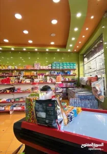 سوبر ماركت مجهز بالكامل جاهز للعمل للبيع بسعر مغري في انشط شوارع طبربور 5