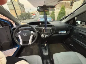 تويوتا بريوس سي للبيع 9