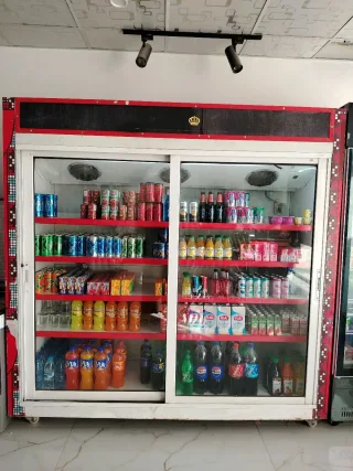 ثلاجة للبيع