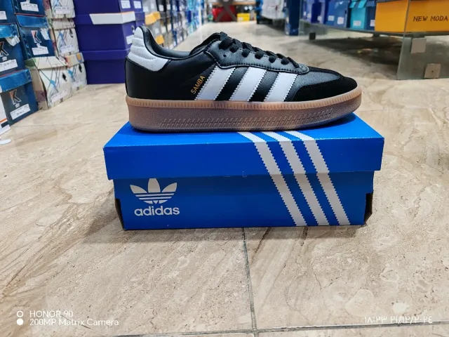 G. SHOSE 10