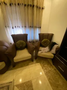 اثاث غرفة ضيوف كاملة بحالة ممتازة 4