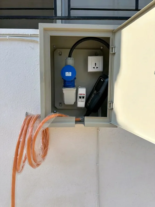 EV POINT & SOLAR ENERGY 2