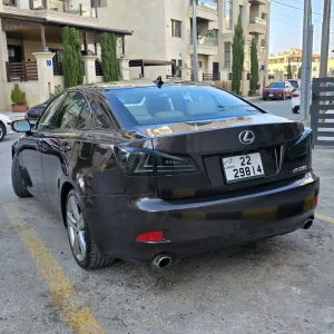 لكزس is250 موديل 2012 اعلى مواصفات ممشى قليل بسعر مميز 2