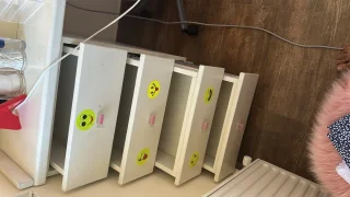 مكتب وكرسي دراسة + خزانة معلقة 2