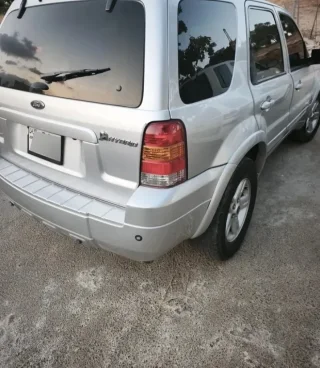 فورد سكيب هايبرد فئة ليمتد موديل 2007، محرك 2300 سي سي وبطارية ليثيوم، ماشية 159 14
