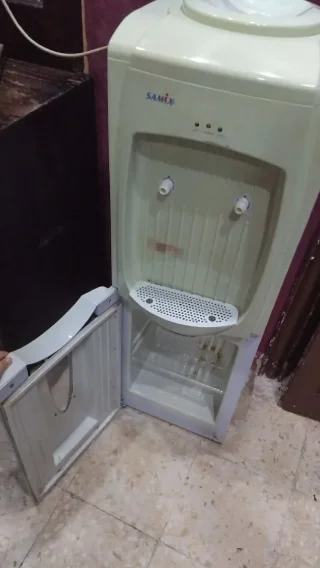 السلام عليكم يوجد كولر ماء جديده شبه وكاله استعمال خفيف جداً نوع الكولر سامكس الس 3