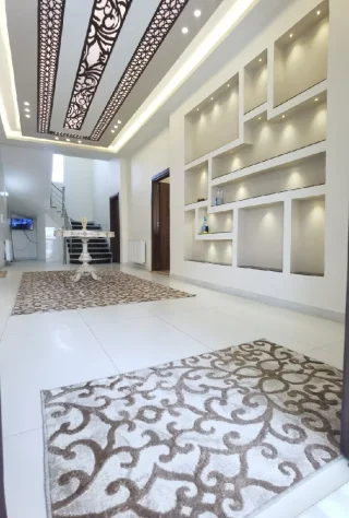 فيلا بمواصفات قصر مع ٣ شاليهات وامكانيه بناء شاليهات تانيه