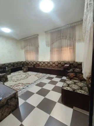 بيت طابقين مستقل مساحه الارض 1800 ومساحه البناء 450  جاهز للسكن  او الاستثمار 14