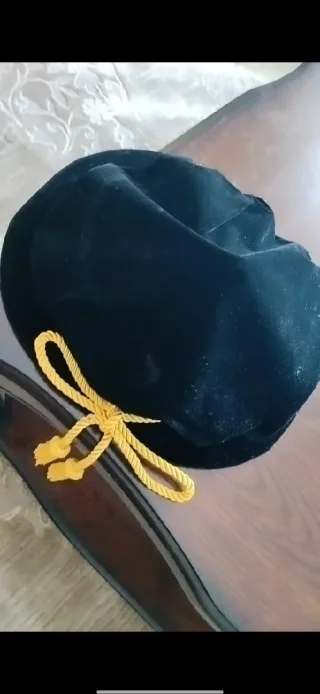 قبعة دكتوراة جديدة غير مستعملة