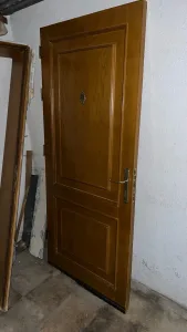 باب بيت خشب 2