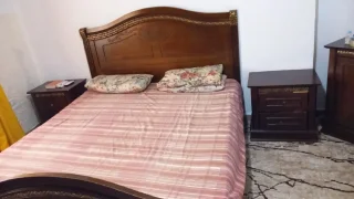 غرفه نوم خشب بلوط بدون الفرشه للبيع موجوده بيت في انا سكان الحصن مقابل مسجد صدام 5