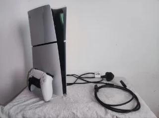 للبيع PlayStation 5 Slim Digital نظيف جدًا  استخدام شهرين فقط 3