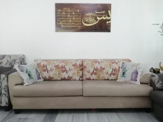 طقمين كنب للبيع 3