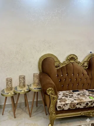 طقم كنب زان اصلي مع طارلة دائري مع طاولة وسط مع برادي للبيع 220 3