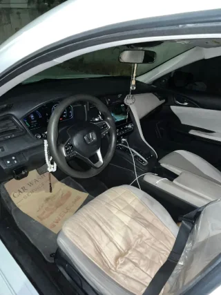 Honda insight 2020 EX 6