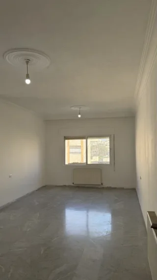 شقة سكنية  للبيع في الجبيهة 2