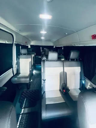 خدمه توصيل واستقبال  من المطار والمعابر. VIP 4