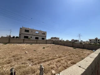 ارض بمنطقة البيضة للبيع 4