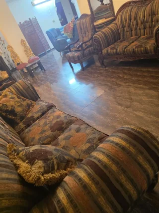 طقم كنب مستعمل للبيع في طبربور 9