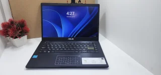 لابتوب asus  استعمال خفيف جدا ((مكفووول ))  مع جميع اغراضه للبيع ممتاز  للاعمال 7