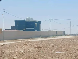 أرض للبيع قرب شارع المطار 5