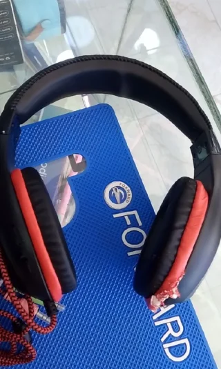 فرصة حلوة للي بدو سماعة جيمينج بسعر لقطة، Genius Gaming Headset – HS-G560 2