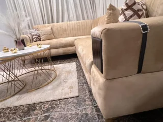 🛋️✨ طقم كورنر فخم – 9مقاعد✨🛋️طقم كنب أنيق يعطي فخامة ولمسة راقية للصالون، مطرز تطر 10