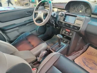 نيسان اكس تريل 9