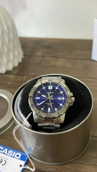 ساعة كاسيو CASIO جديدة كلية بورقتها اصلية