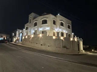 فيلا مميزة بالمستندة الغربية 15