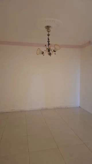 شقه للبيع بسعر مغري جدا للاسثثمار 2