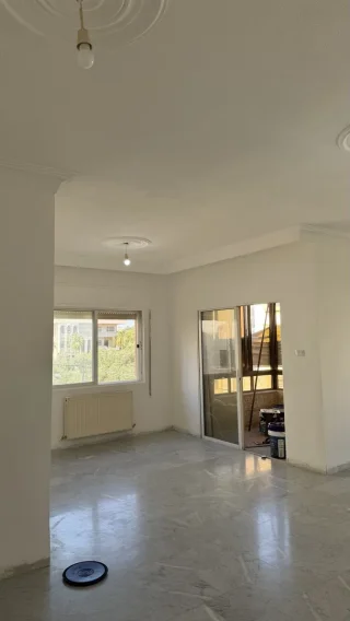 شقة سكنية  للبيع في الجبيهة 4