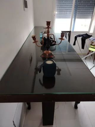 طاوله وبار واثاث