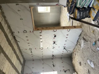 فني تركيب جميع انواع البلاط و الرخام شغل و تسليم هندسي بادق التفاصيل