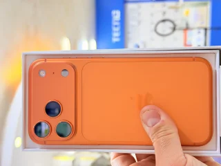 ايفون 17 برو ماكس Esim شرررق اوسط 12