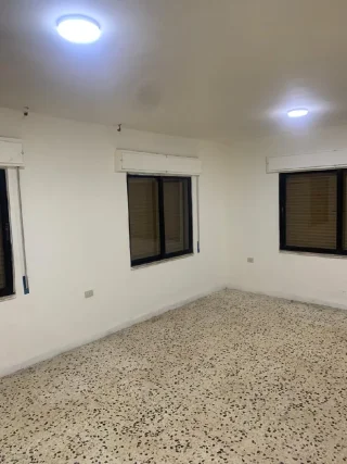 شقه للايجار في خلدا