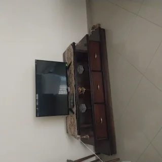 طاولة تلفزيون ، شاشة ٣٢ 2