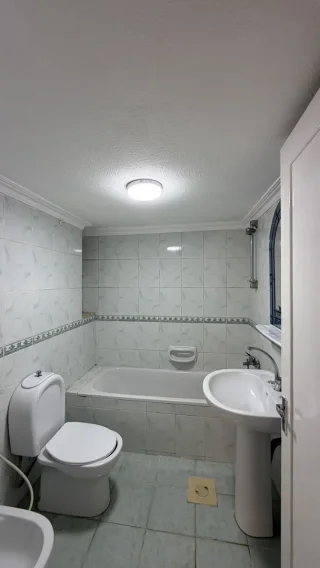 شقة سكنية  للبيع في الجبيهة 15