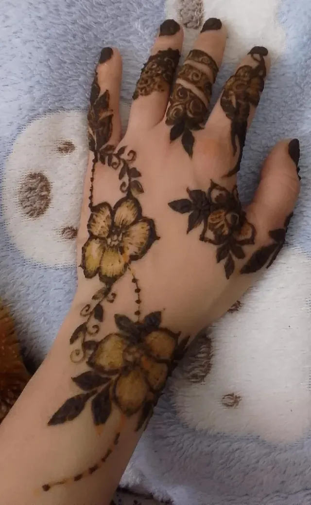 رسومات نقش حناء طبيعي بحريني 2