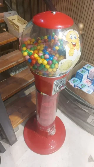 ماكينة علكة حلزونية مستعملة بحالة الوكالة 2