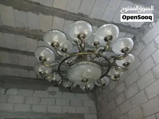 ثريا حجم كبير فخمه جدا بحاله الوكاله وبسعر مغري