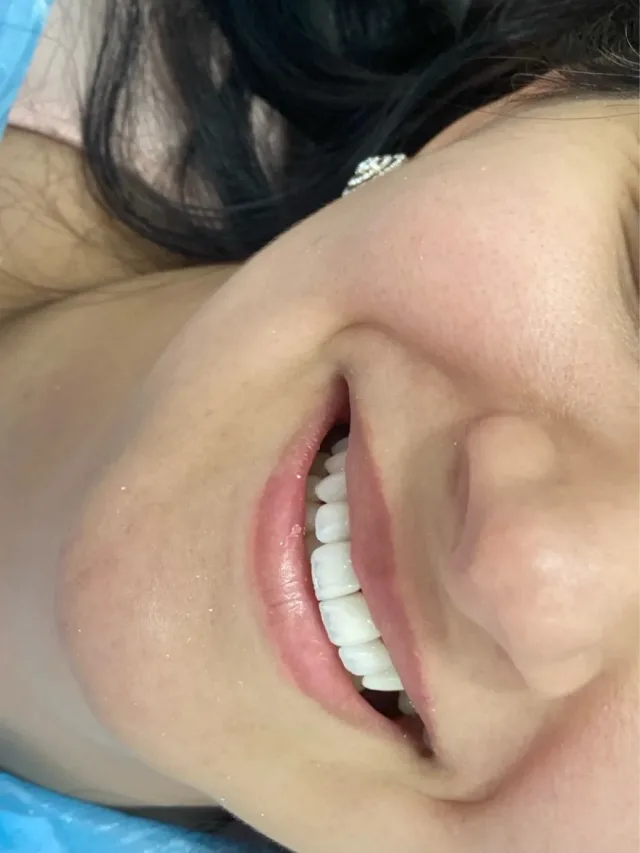عيادة الدكتور صالح العليمي طب وجراحة الفم والأسنان 7