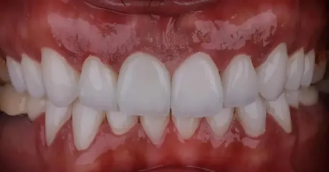 عيادة الدكتور صالح العليمي طب وجراحة الفم والأسنان 3